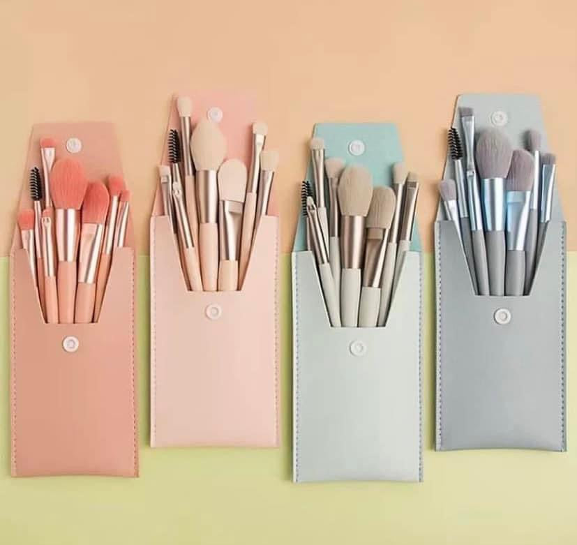set pennelli trucco con astuccio